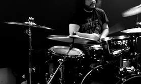 Lucas Toniolo - Compositeur , batteur dans différents groupes