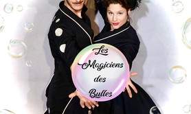 Les Magiciens des Bulles  - Spectacle de bulles et jonglerie LED tournée campings 2022