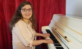 Élodie BERCKMANS  - Cours de chant piano à domicile 