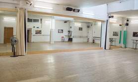 Location très belle et grande salle pour cours de danse