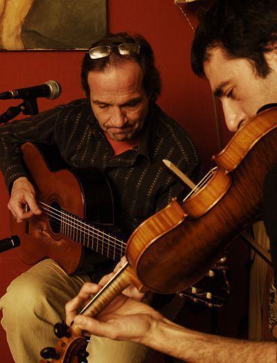 Cuartel Latino en Duo