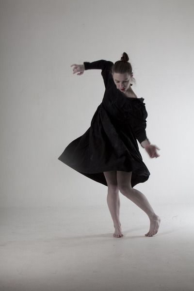 danse Butô, ateliers réguliers.