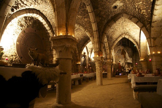 banquet médiéval à provins, une ripaille médiéval avec ses troubadours
