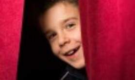 QUI NOUS SAISIT NOUS SURPREND  - COURS DE THEÄTRE 