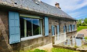 Dans gîte grande capacité salle de 50m2 pour stages