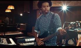 Manu a - Bassiste professionnel donne cours de basse (en ligne).