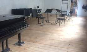 salle de répétition : musique, théâtre, danse avec piano