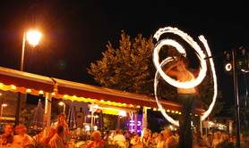 CIE L'X - ARTISTE DE RUE JONGLEUR FEU ACROBATE ECHASSIER 