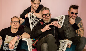 Les Fatals Picards + Outed