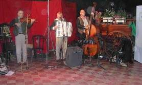 E Saquant Beyaus - Authentique musique folk