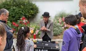 El Famoso et son triporteur - Magie en roue libre