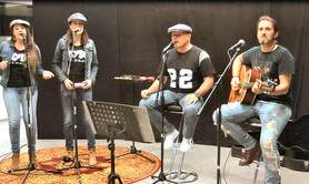 Ballbreaker And The Johnsonnettes - Tribute acoustique AC/DC