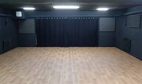 Loue salle en sous-sol 54 m2 Bail 3/6/9 ou contrat annuel