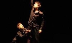 Accroche-toi si tu peux - Compagnie Les Invendus