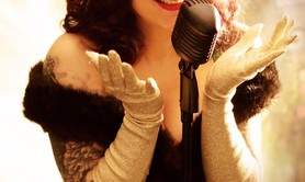 Nena Valverde - chanteuse pin-up, rétro Jazzy Swing Cabaret