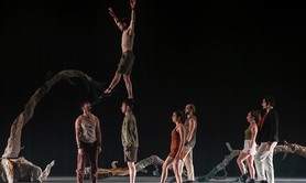 Circuspunto, Spectacle SOMOS - Théâtre-cirque contemporaine
