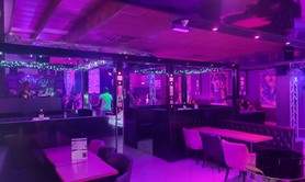 Salle avec espace restaurant et discothèque sur dpt 92