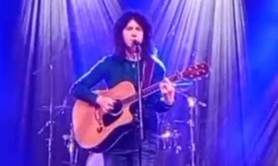 Cel'in Folk - Chanteuse guitariste-ukuléliste-stomp box