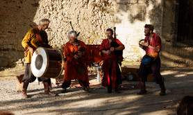 LES TRITONS RIPAILLEURS - Musique médiévale -spectacle de rue médiéval