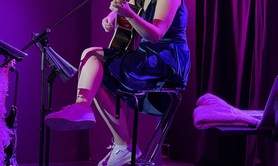 Laurane Jolly - Jeune artiste, chant, guitare, piano