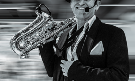 Lucky Djé - Chanteur & Saxophoniste