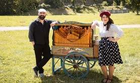 CARTON Compagnie - Mr & Mme CARTON - chansons, amour et orgue de barbarie