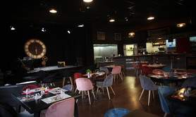 Vend fond de commerce Café-théâtre restaurant. 