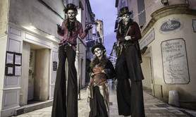 Cie Vaporium - Lutin samedi - déambulation échasse fantastique