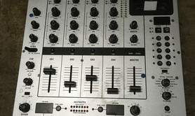 Vend table de mixage iM9 Numark