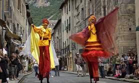 La Compagnie Cielo - Spectacles de rue : échassiers, feu, jeune public