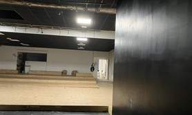 ANCIEN THEATRE AVEC SALLE DE DANSE - CAVE VOUTEE ET JARDIN -