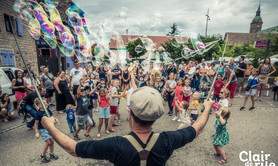 Spectacles en fixe et déambulations au Festival Clair de Rue