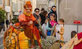 Cie Ratafia Théâtre  - Les Fantasy - Grandes marionnettes de rue