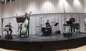 Compagnie Swing And Vibes - Concert de Noël par The Swinging Christmas Company