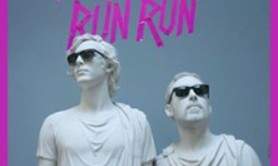 Pony Pony Run Run