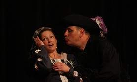 Scaramouche TOURS - Escrime de spectacle, humour, duel, spectacles de rue