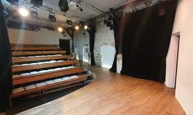 Accueil de spectacles et privatisation d’un théâtre parisien