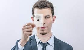 Théotim Martins - Magicien  Close Up et Mentaliste