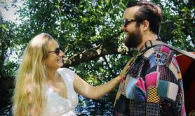 Two Hugs - Pop Solaire & Groovy