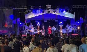 Orchestre Malaga  - Orchestre variété festif et rock attractif avec danseuses