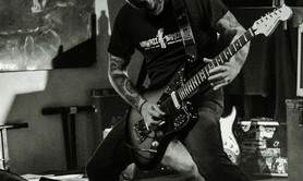 Manu Brunaud - Cours de guitare,basse, batterie