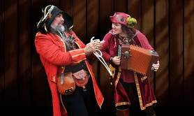 Cie Pirates des Caravanes - Spectacle de pirates Croqué Coulé: jonglerie magie musique