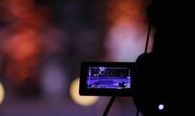 Stage le comédien face à la caméra