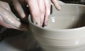 Terre ô possible - Cours de poterie / céramique tournage et modelage 