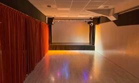 Studio de répétition et possibilité salle de spectacle