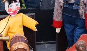 Ateliers-Nomades - spectacle de théâtre de marionnettes  sur petite  charrette 