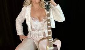 Little Red Dog -  Guitare-Voix