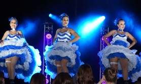 Show cabaret - Danseuses de revue et chanteuse