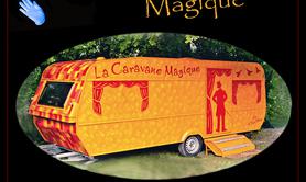 Compagnie A Deux Mains - La Caravane Magique / spectacle de lumière noire