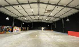 Patinoire roller de 1000m2 (Piste 800m2 & bar-snack 200m2)